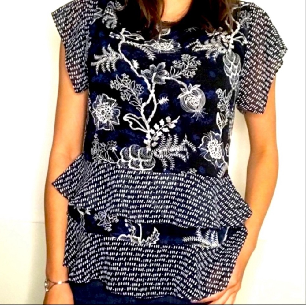 CAbi Hybrid Tiered Top